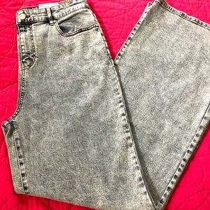 SO high rise wide leg jeans. Slits on flare. Size 13J. Adorable! NWT